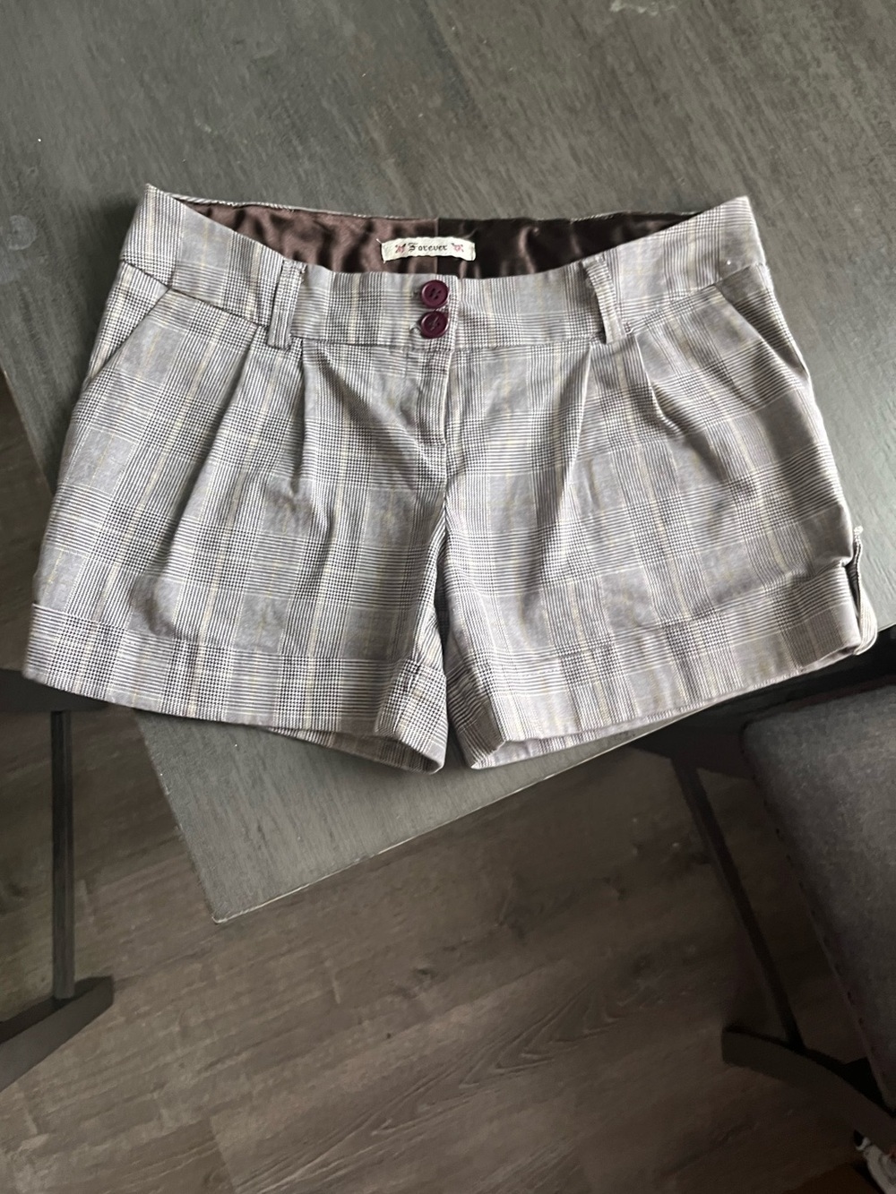 Forever 21 Vintage Y2K Plaid Pleated Cuffed Shorts Grey Glen Check Size M